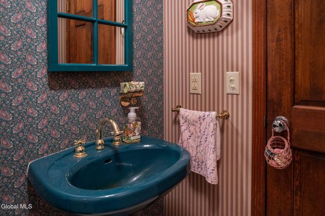 96 Hunter Lane, Queensbury, NY 12804