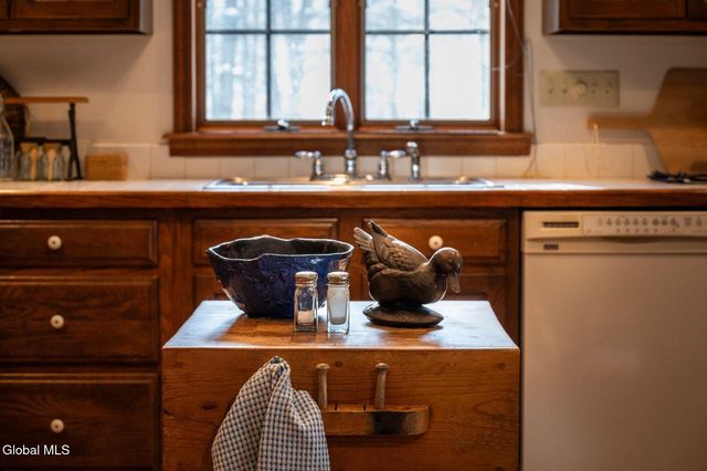 96 Hunter Lane, Queensbury, NY 12804