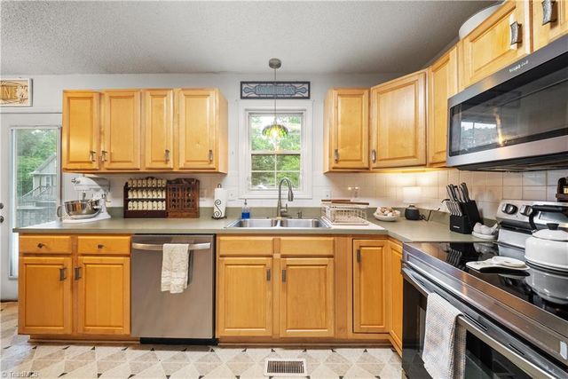 206 Old Camp Road, Denton, NC 27239
