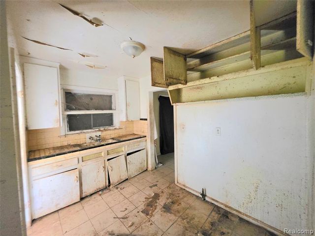 14506 Mapleridge Street, Detroit, MI 48205