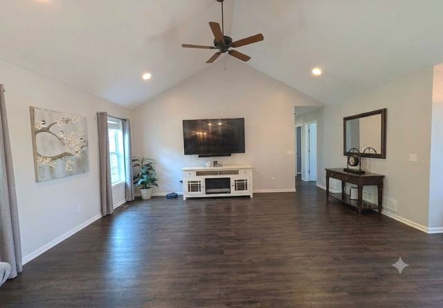 800 E Short Drive, Coal City, IL 60416