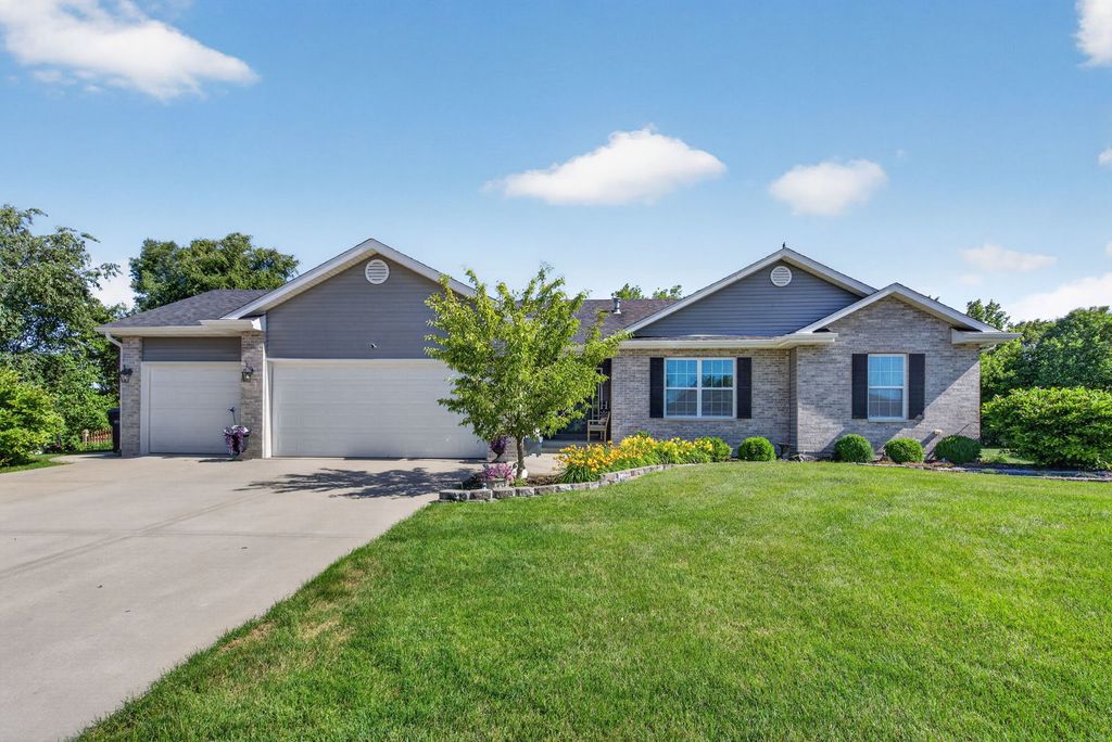 800 E Short Drive, Coal City, IL 60416
