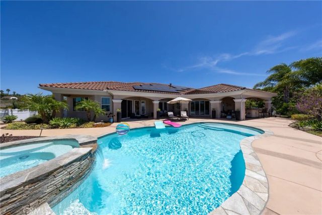 2224 Dos Lomas, Fallbrook, CA 92028