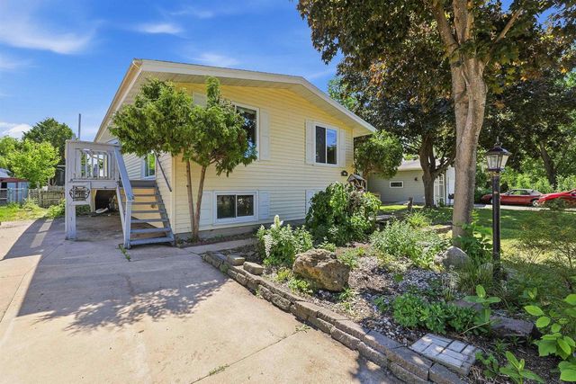 1018 HAWK STREET, Oshkosh, WI 54902
