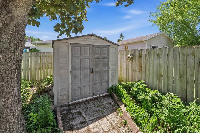 1018 HAWK STREET, Oshkosh, WI 54902