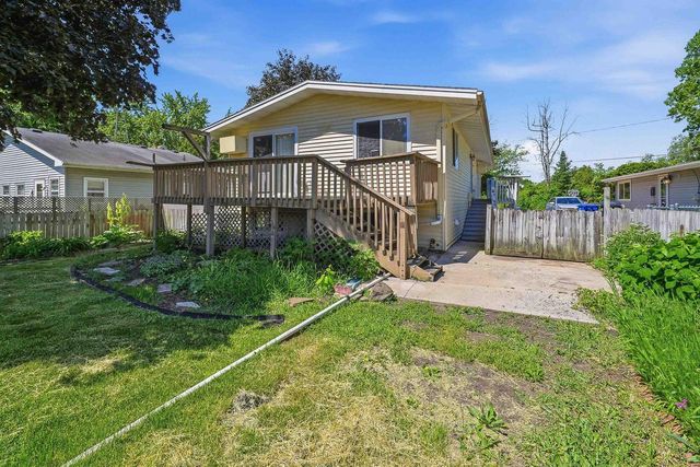 1018 HAWK STREET, Oshkosh, WI 54902