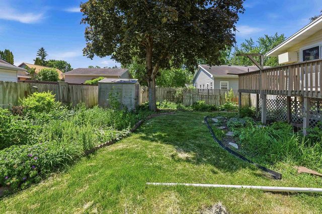 1018 HAWK STREET, Oshkosh, WI 54902