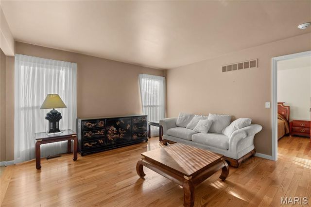 443 Angelique Place, St Charles, MO 63303