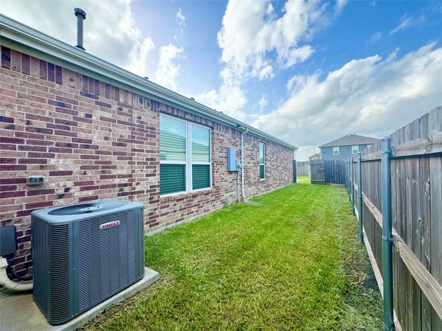 1023 Valley Crest Lane, La Marque, TX 77568