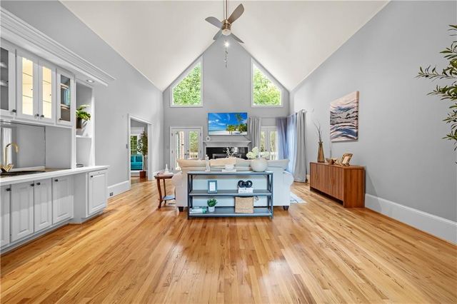 1696 Harts Run, Atlanta, GA 30341