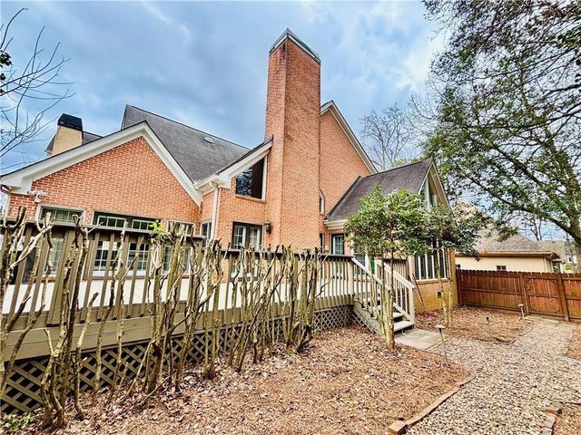 1696 Harts Run, Atlanta, GA 30341