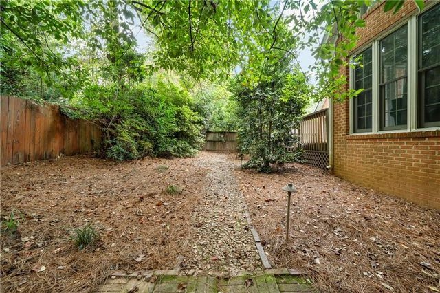 1696 Harts Run, Atlanta, GA 30341