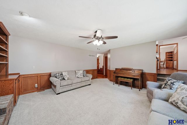 3030 Pecos Road, Lincoln, NE 68516
