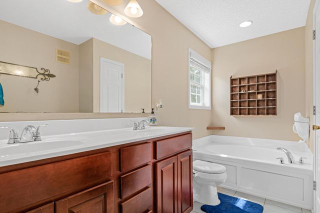 15587 Crab Apple Lane, Eden Prairie, MN 55347