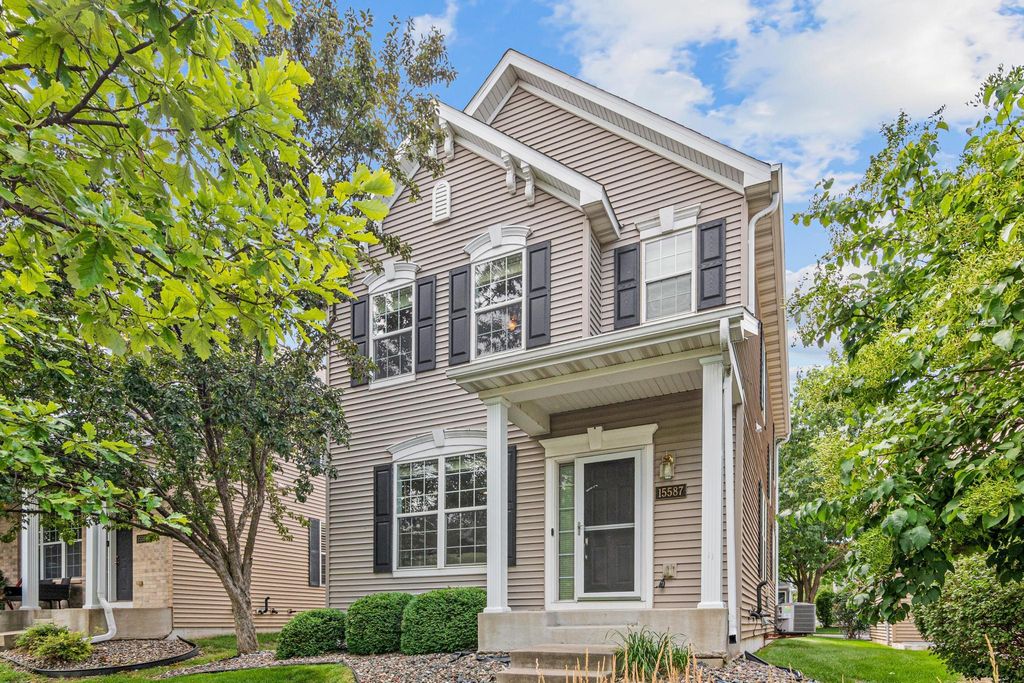 15587 Crab Apple Lane, Eden Prairie, MN 55347