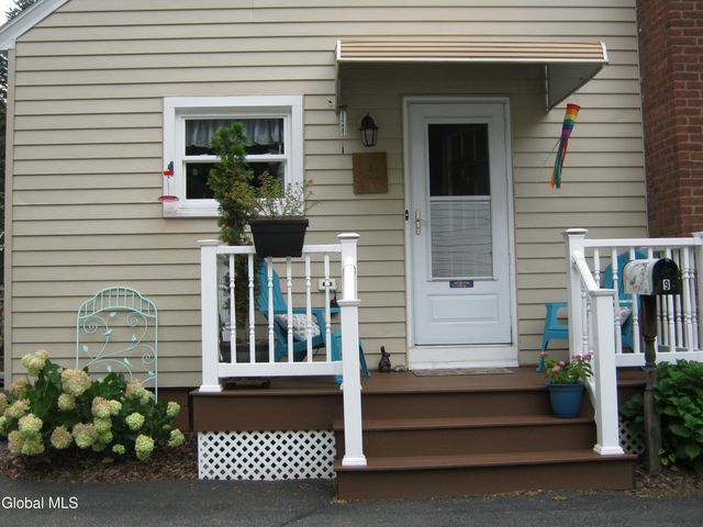 9 Kevin Lane, Schodack, NY 12061