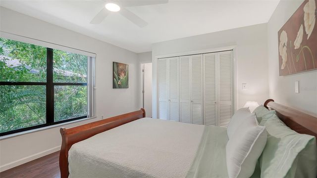 5324 SIESTA COURT, Sarasota, FL 34242