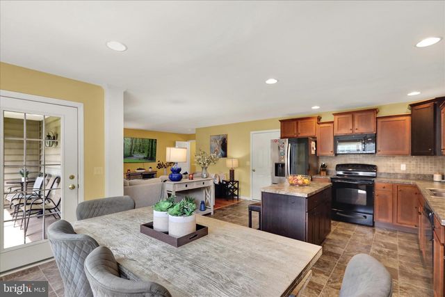 330 WENDOVER WAY, Lancaster, PA 17603