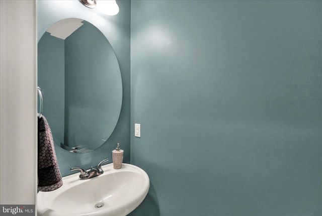 330 WENDOVER WAY, Lancaster, PA 17603