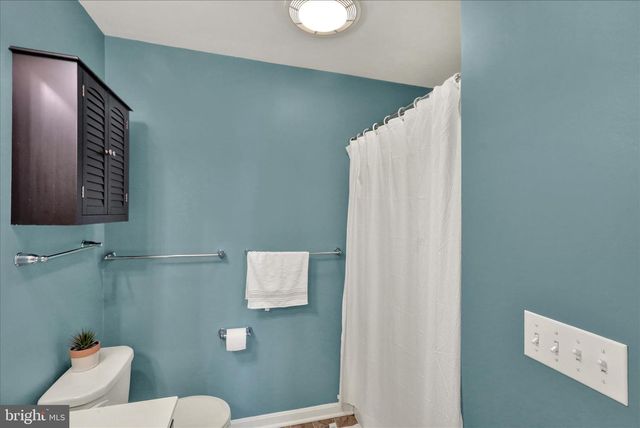 330 WENDOVER WAY, Lancaster, PA 17603