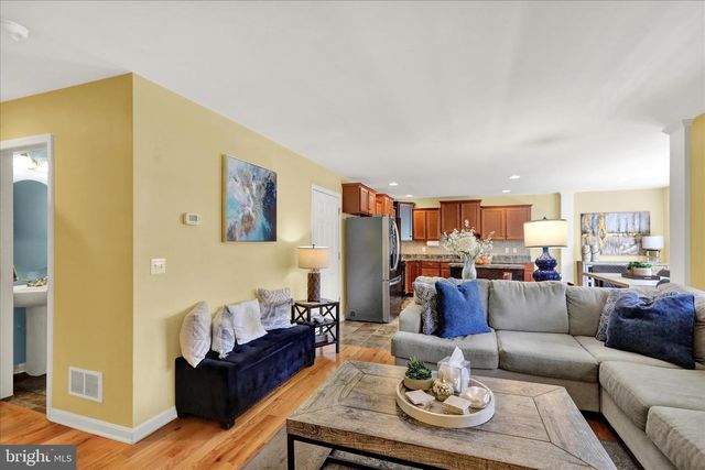 330 WENDOVER WAY, Lancaster, PA 17603