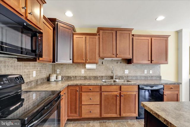330 WENDOVER WAY, Lancaster, PA 17603