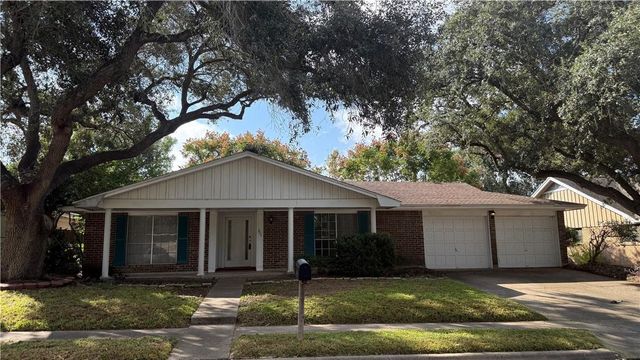 203 Longfellow Lane, Victoria, TX 77904