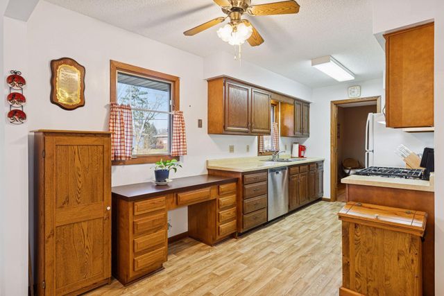 7041 Georgia Avenue N, Brooklyn Park, MN 55428