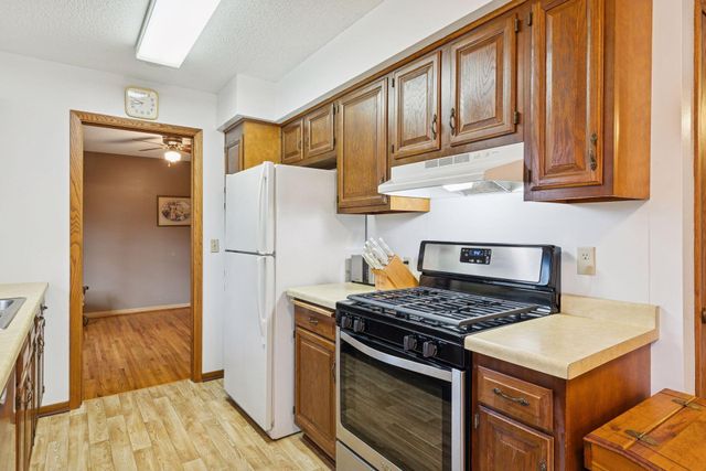 7041 Georgia Avenue N, Brooklyn Park, MN 55428