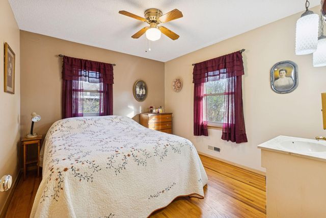 7041 Georgia Avenue N, Brooklyn Park, MN 55428