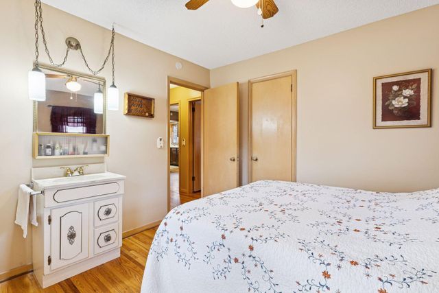 7041 Georgia Avenue N, Brooklyn Park, MN 55428