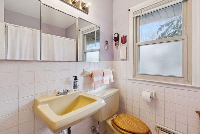 7041 Georgia Avenue N, Brooklyn Park, MN 55428