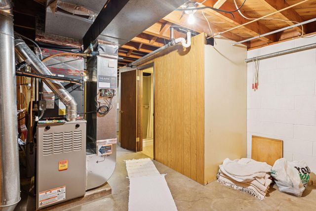 7041 Georgia Avenue N, Brooklyn Park, MN 55428