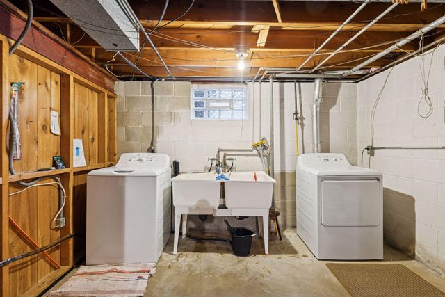 7041 Georgia Avenue N, Brooklyn Park, MN 55428