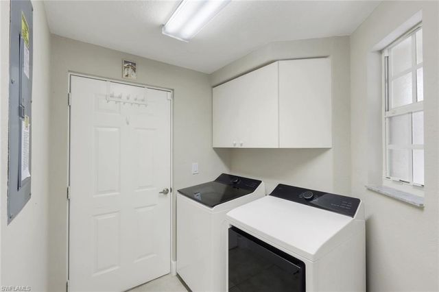 8612 IBIS COVE CIR, Naples, FL 34119