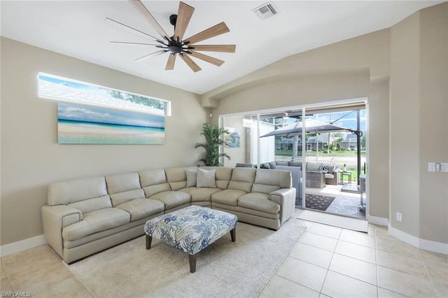 8612 IBIS COVE CIR, Naples, FL 34119