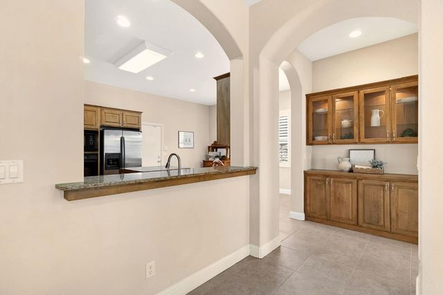 2934 E Salem Avenue, Fresno, CA 93720