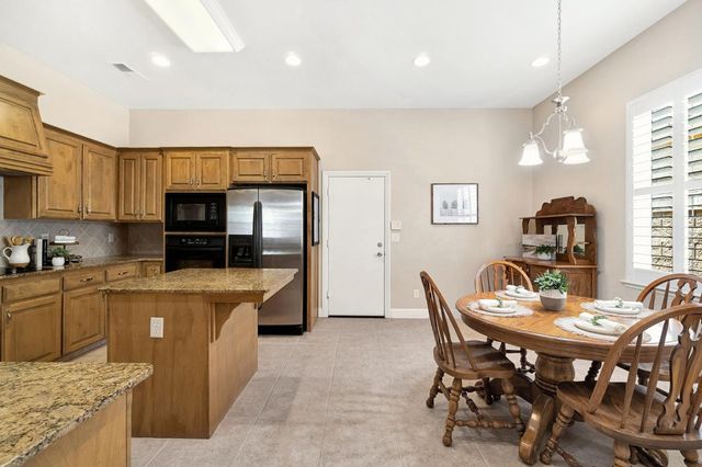 2934 E Salem Avenue, Fresno, CA 93720