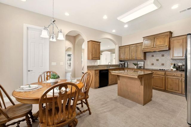 2934 E Salem Avenue, Fresno, CA 93720