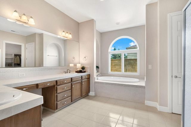 2934 E Salem Avenue, Fresno, CA 93720