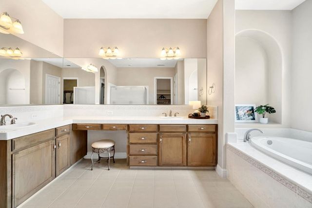 2934 E Salem Avenue, Fresno, CA 93720