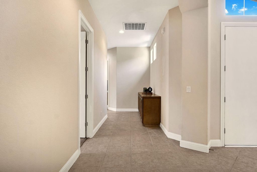 Image 23 of property listing at 2934 E Salem Avenue, Fresno, CA 93720