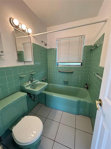 77 Hendricks Isle 10, Fort Lauderdale, FL 33301