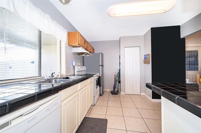 17 S FLAG DRIVE, Kissimmee, FL 34759