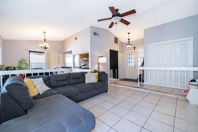 17 S FLAG DRIVE, Kissimmee, FL 34759