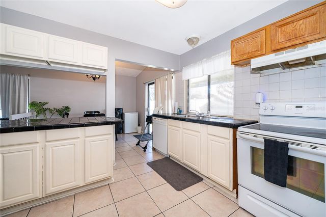 17 S FLAG DRIVE, Kissimmee, FL 34759