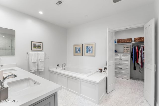 208 W PORTLAND Street 662, Phoenix, AZ 85003