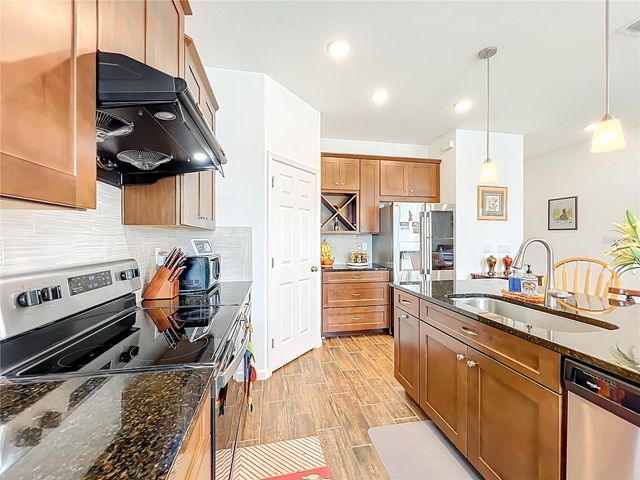 8560 COMPASS POINT AVENUE, Orlando, FL 32832