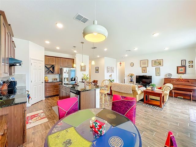 8560 COMPASS POINT AVENUE, Orlando, FL 32832