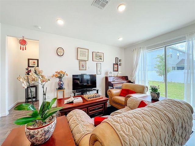 8560 COMPASS POINT AVENUE, Orlando, FL 32832